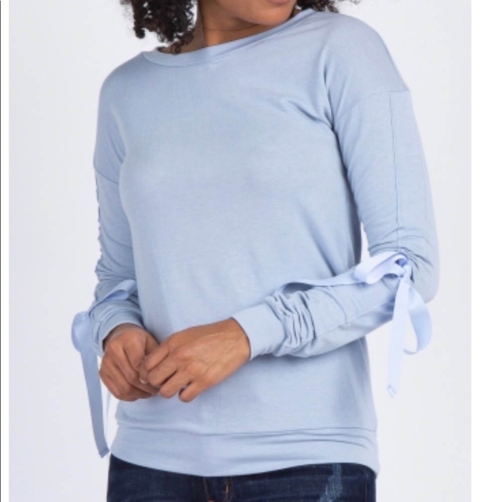 Light blue bow tie accent sleeve lightweight